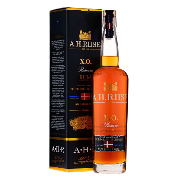 A. H. Riise XO Thin Blue Label 40% 0,7 l (karton)