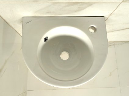 BESTECO Keramické Umývátko na Stěnu UOVO 40 Bílé 40x34x13 cm s Otvorem pro Baterii a Přepadem P9011