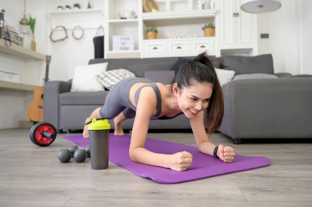 Domáce cvičenie pre celú rodinu: Ako zostať aktívny aj doma