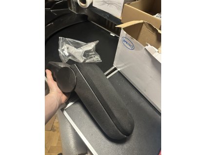 Škoda Octavia 1 loketní opěrka