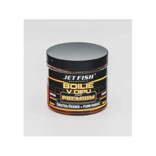 Jet Fish Premium clasicc boilie v dipu 200ml 20mm - ŠVESTKA/ČESNEK