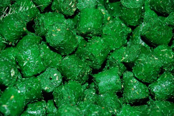 LK Baits amurové pelety Amur Special Pellets 1kg 20mm