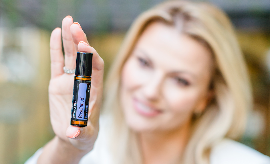 Past tense v roll-onu je výborná na uvolnění napětí, například bolest hlavy. Můžete ji mít všude s sebou.