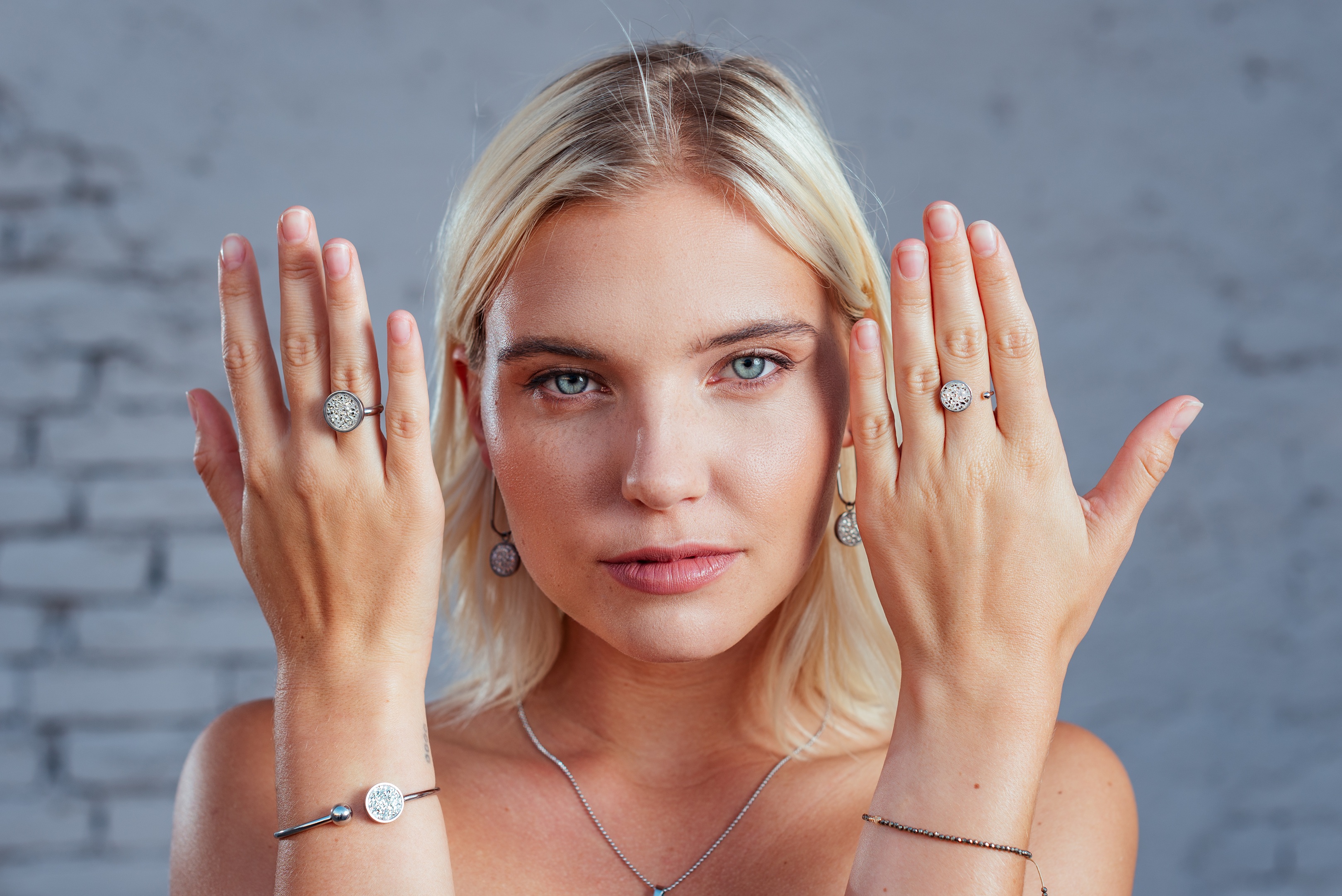 modelka stříbrné