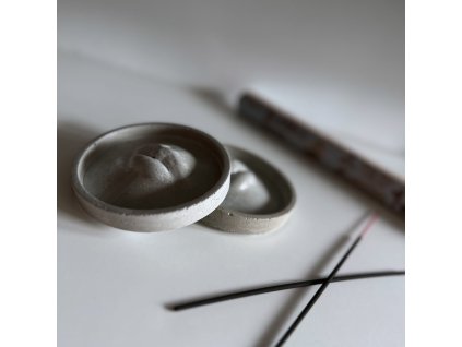 EF8910FF DD7E 408F AEBD 0043811916F8