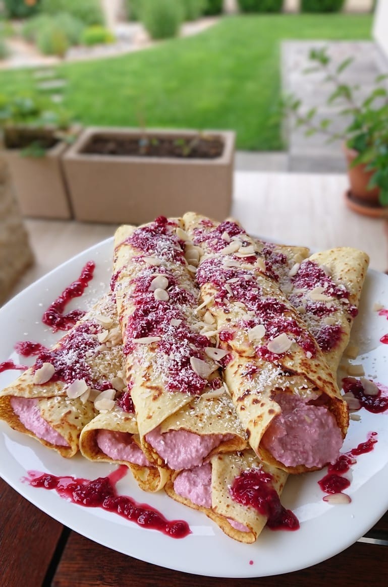 KOKOSOVÉ PALACINKY S MALINAMI