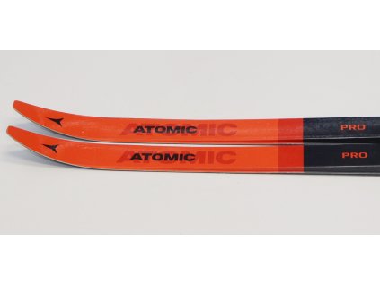 Atomic PRO C1 Grip JR 140 cm + vázání SNS