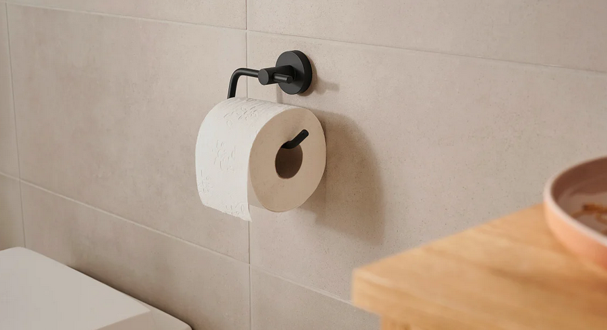 Držák, který zachránil naši koupelnu (a tchyni před infarktem)