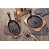 pánev 22cm GRADA litina + dřev.prkénko