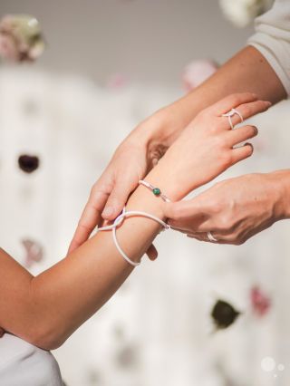 Vesmír na dosah ruky... doslova! ✨ 🪐Náš náramek Vesmír je symbolem nekonečných možností a vnitřní síly. A protože každá z...