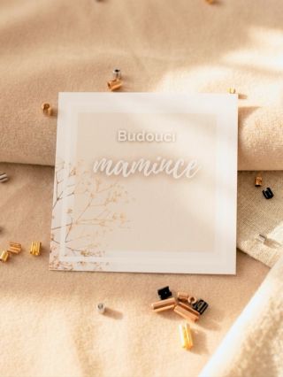 Ke každému šperku si můžeš vybrat i stylovou dárkovou kartičku. 🎁 Slavíš narozeniny, svátek, nebo chceš potěšit budoucí...