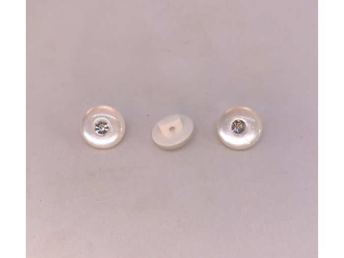 Knoflík perleťový s kamínkem