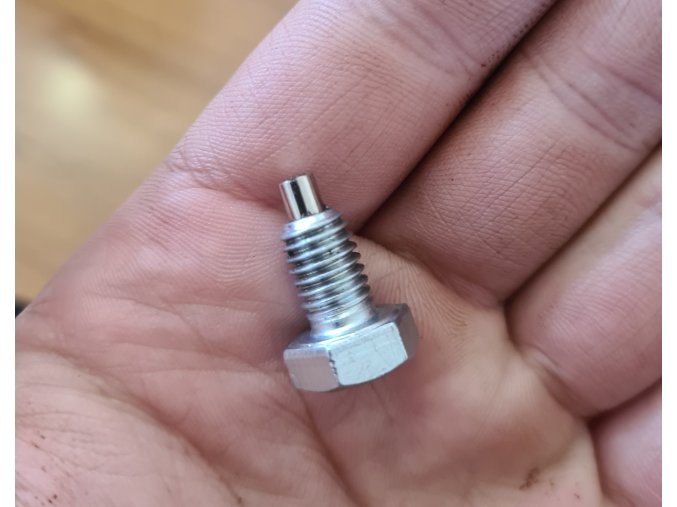 Výpustný šroub s magnetem