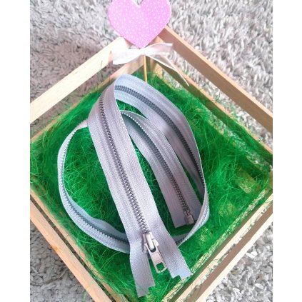 dělitelný kostěný zip YKK METALUXE - 70 cm, světle šedá stuha, stříbrné zuby