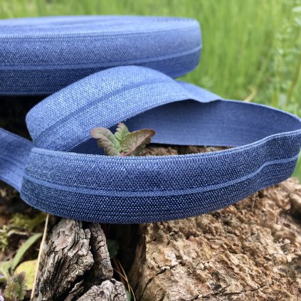 0,5 m půlená lemovací pruženka 20 mm džínově modrá