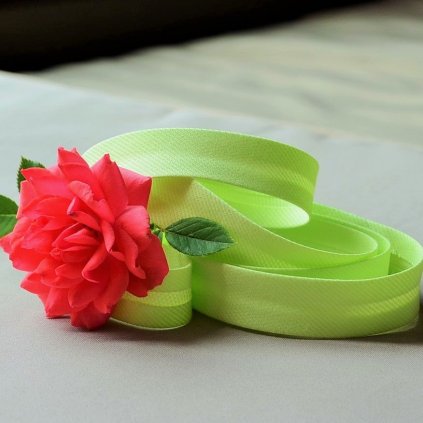 0,5 m šikmý proužek světle zelený spirálový 18 mm (polyester/bavlna)