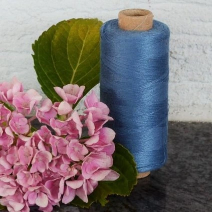 niť návin 1000 m modrá "nebe před bouřkou"