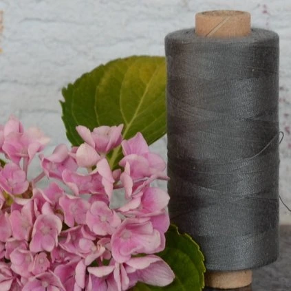 niť návin 1000 m tmavě šedá