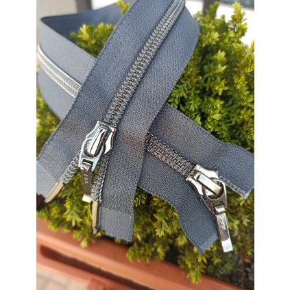 dělitelný spirálový zip YKK (2 jezdci) - 45 cm, šedý se stříbrnou spirálou