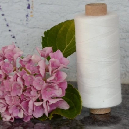 niť návin 1000 m přírodně bílá