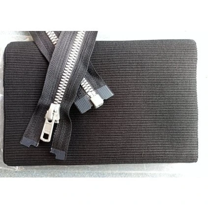 náplet žebro 16 x 90 cm černá