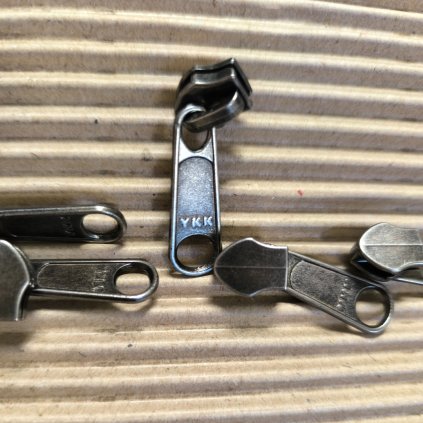 ykk jezdec cerny nikl vel 5 biaska