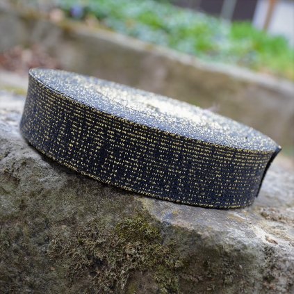 0,5 m guma do pasu černá se zlatými proužky 4 cm