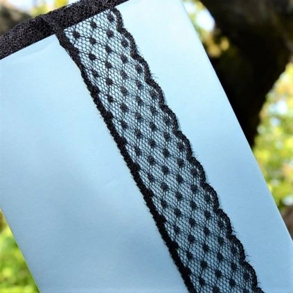 0,5 m pevná krajka puntík černá 3 cm