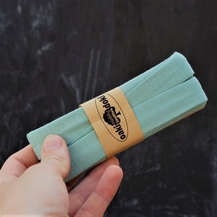 3 m šikmý proužek úplet světle zelenošedý 20 mm