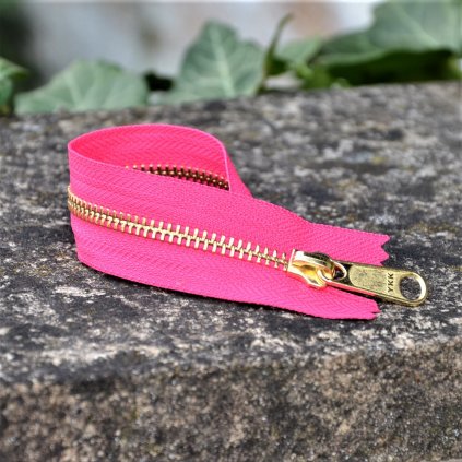 nedělitelný kovový zip YKK - 20 cm, růžový