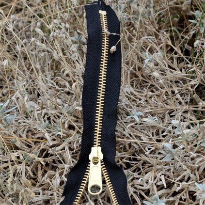 nedělitelný kovový zip YKK - 30 cm, černý