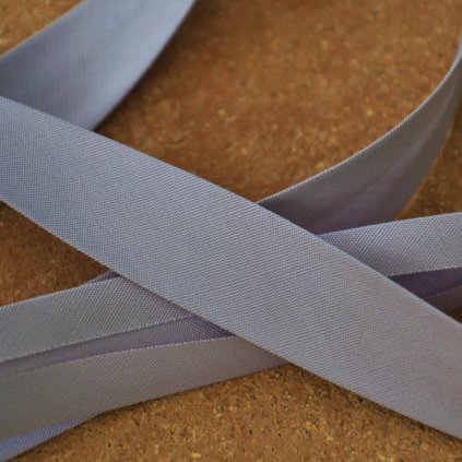 0,5 m šikmý proužek šedý plátno s elastanem 18mm