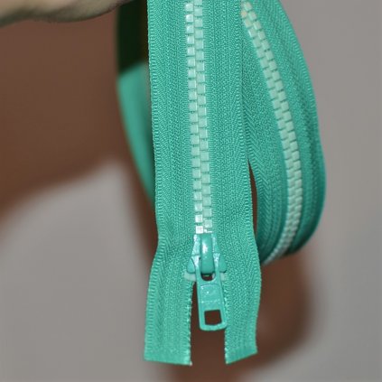 dělitelný kostěný zip YKK - 40 cm, zelená stuha, zelené mint zuby, FLAT design