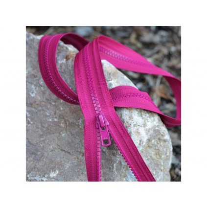 dělitelný kostěný zip YKK - 55 cm, magenta, FLAT design