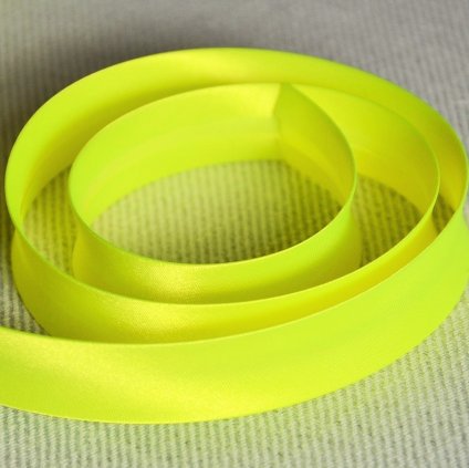 0,5 m šikmý proužek neon žlutý 18 mm (100% polyester)