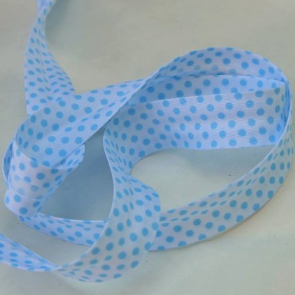 0,5 m šikmý proužek světle modré puntíky na bílé 18 mm (bavlna/polyester)