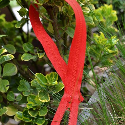 nedělitelný kostěný zip YKK - 35 cm, červená