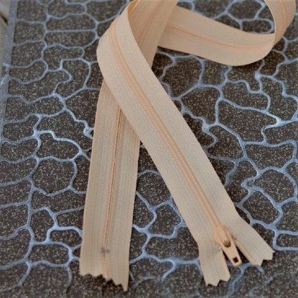 nedělitelný spirálový zip YKK vel. 3 - 35 cm, meruňková