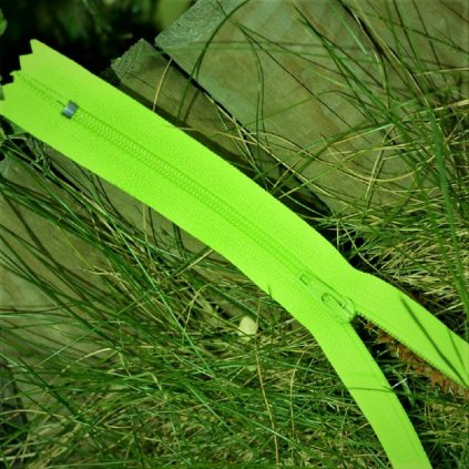 nedělitelný spirálový zip YKK, vel. 3 - 20 cm, zářivě zelená