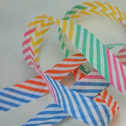 0,5 m šikmý proužek multicolor stripe 18 mm (bavlna/polyester)