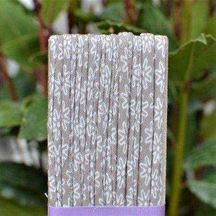 funcord 3 mm 3 metry - kvítky na šedé