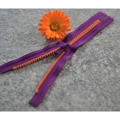nedělitelný kostěný zip YKK - 16 cm, fialová stuha, oranžové zuby