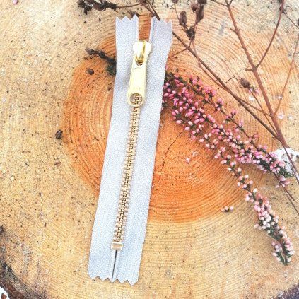 nedělitelný kovový zip YKK - 12 cm, béžový