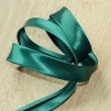0,5 m šikmý proužek saténový tmavě zelený 18 mm