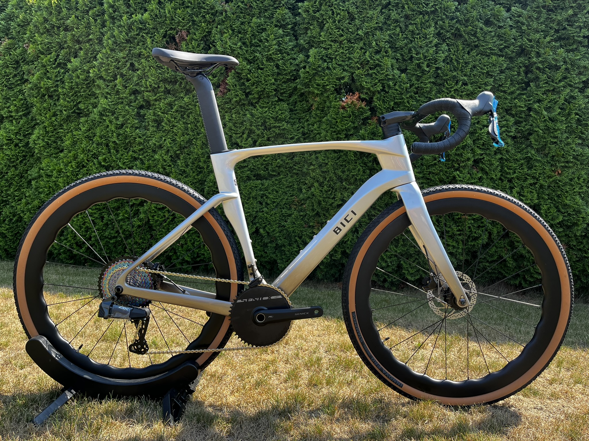 Hotové karbonové kolo BICI sestavené v Olomouci