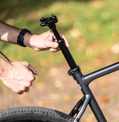 Odpruzena-sedlovka-BBB-BSP-44-CANDLEPOST-d1