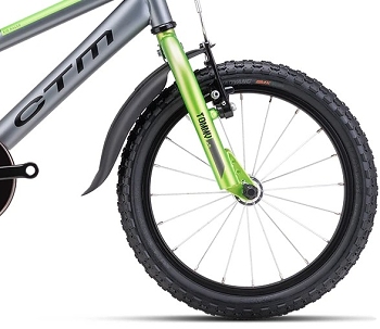 ctm-tommy-matna-siva-limetkova-2025-d1