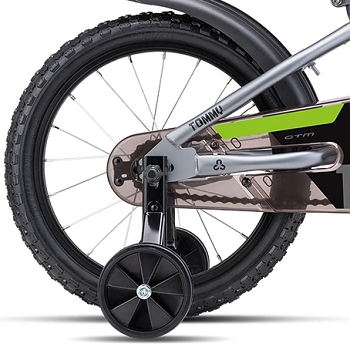 ctm-tommy-matna-siva-limetkova-2025-d4