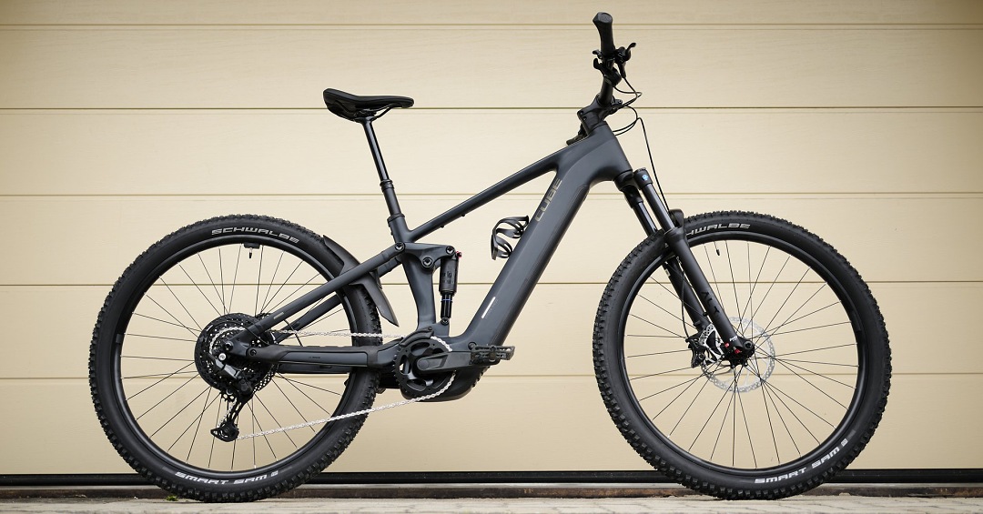 cube-stereo-hybrid-one22-pro-800-night-chrome-2026-img