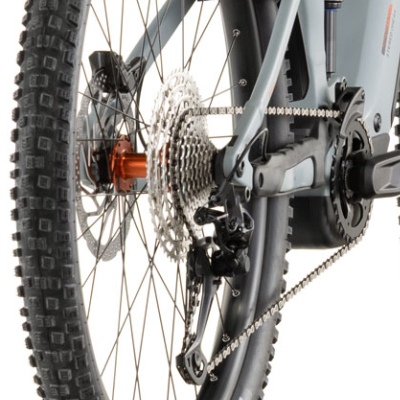 cube-stereo-hybrid-one44-pro-800-vulcan-orange-2026-d4